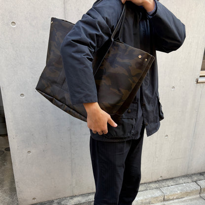 ＜先行発売＞「軽くて拭ける」Coated PVC Camouflage（トートXL）