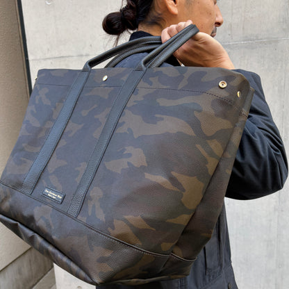 ＜先行発売＞「軽くて拭ける」Coated PVC Camouflage（トートXL）