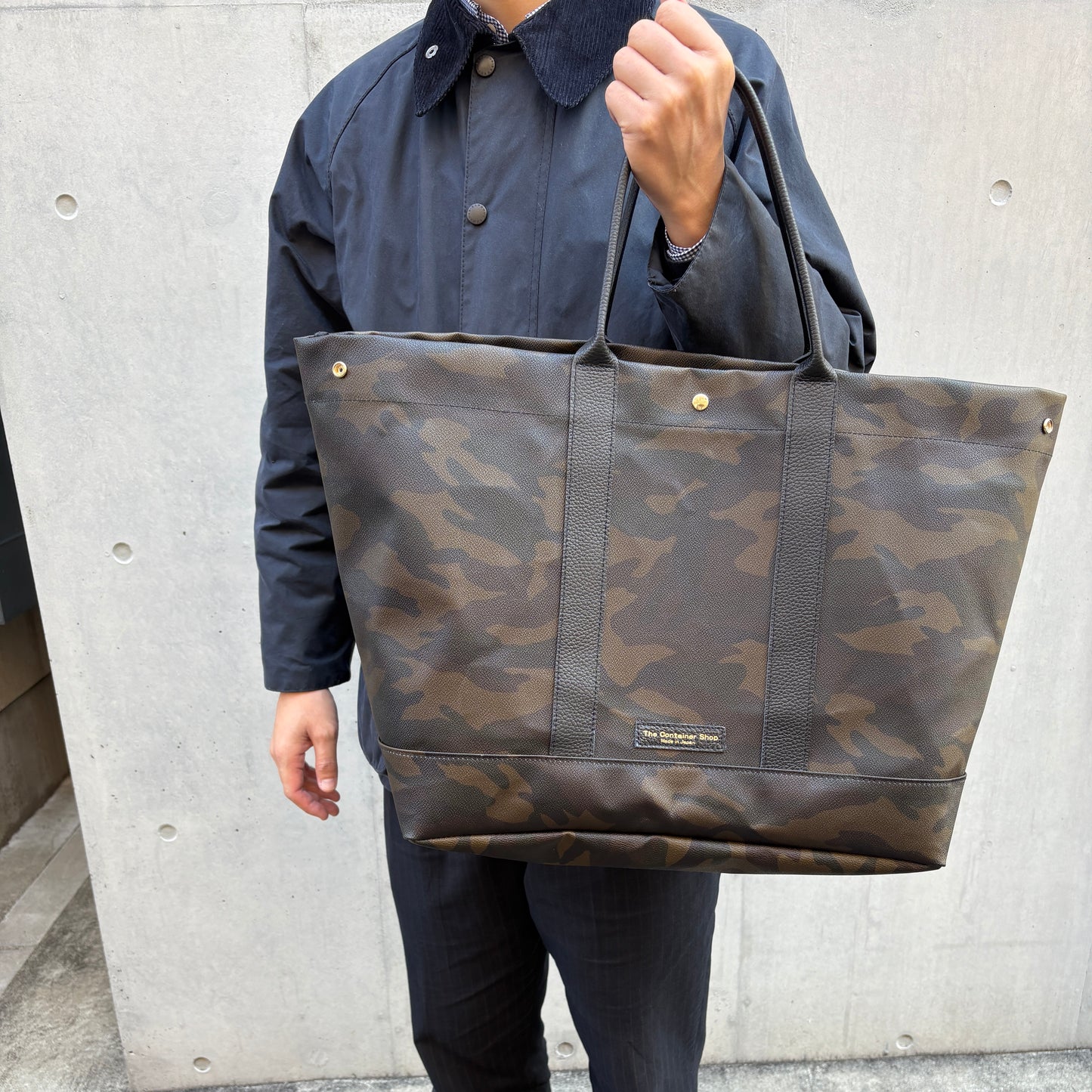 ＜先行発売＞「軽くて拭ける」Coated PVC Camouflage（トートXL）