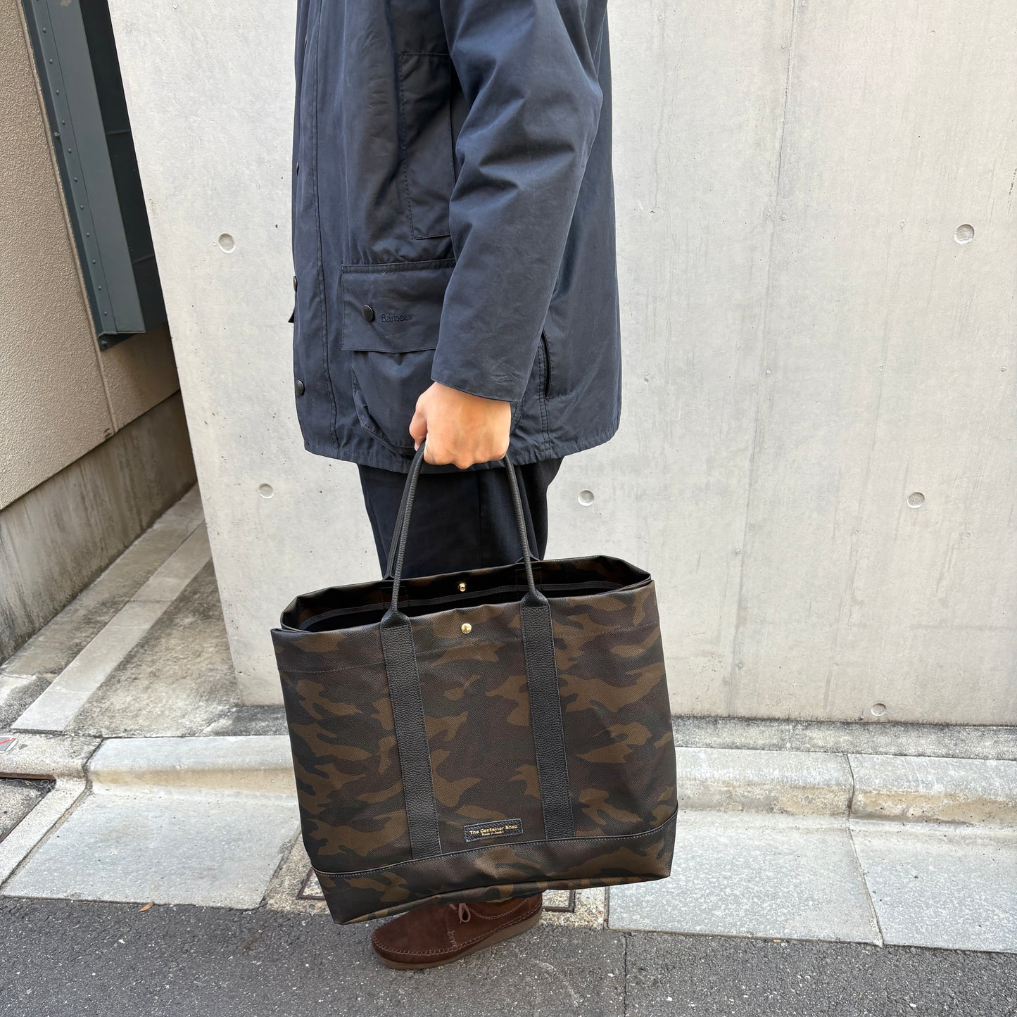 ＜先行発売＞「軽くて拭ける」Coated PVC Camouflage（トートXL）