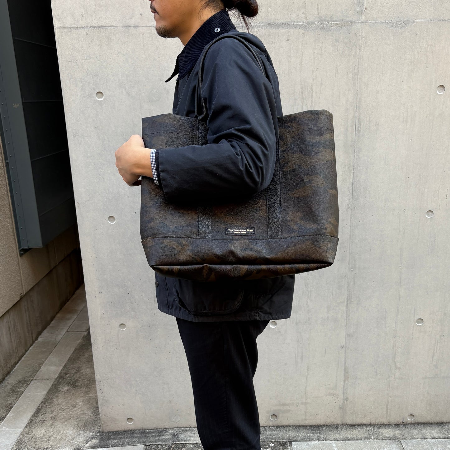 ＜先行発売＞「軽くて拭ける」Coated PVC Camouflage（トートXL）