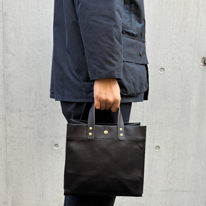 "Lightweight and easy to wipe" Coated PVC (Rectangle S) MILK TEA