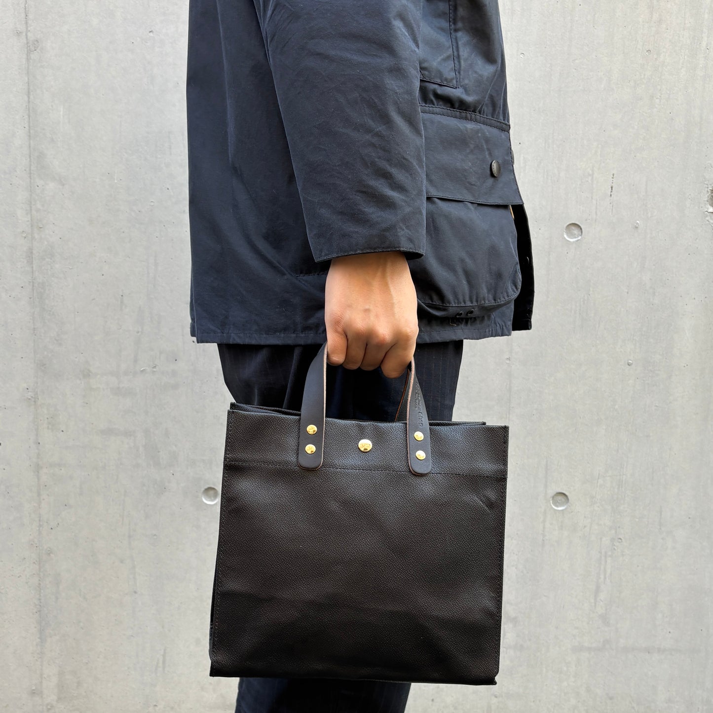 "Lightweight and easy to wipe" Coated PVC (Rectangle S) MILK TEA