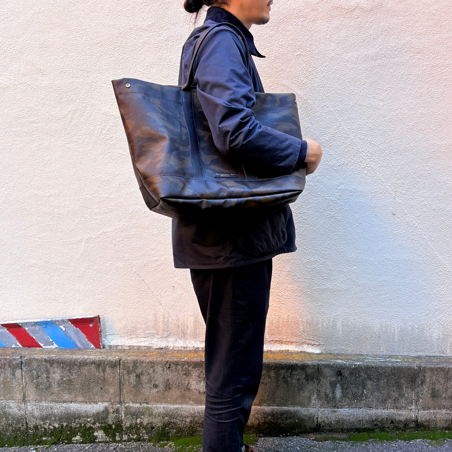 ＜先行発売＞「軽くて拭ける」Coated PVC Camouflage（トートXL）