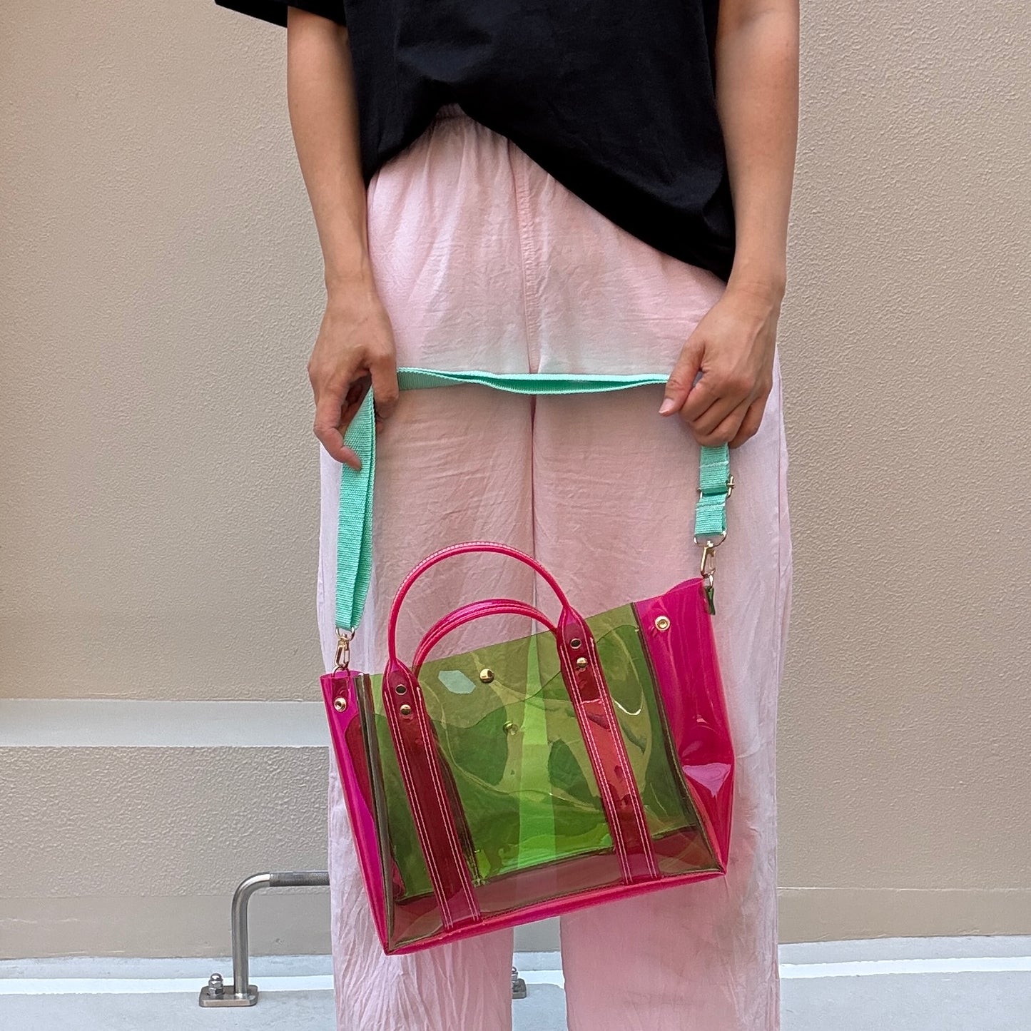＜限定カラー＞Colored PVC(ClearHandle)ToteL/Green&Pink