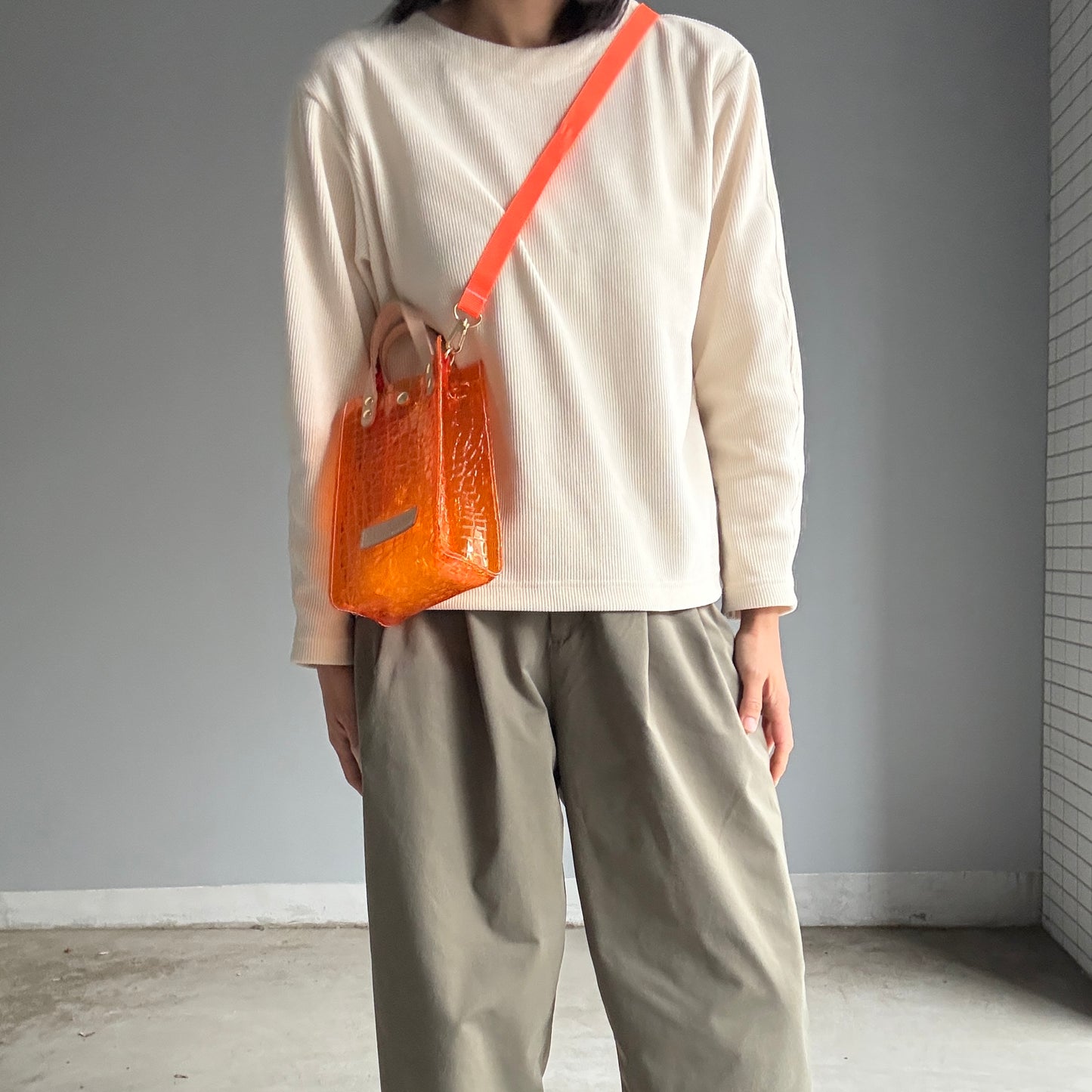 7月上旬＜予約＞Colored PVC(LeatherHandle)Pochette/🐊Crocodile Orange