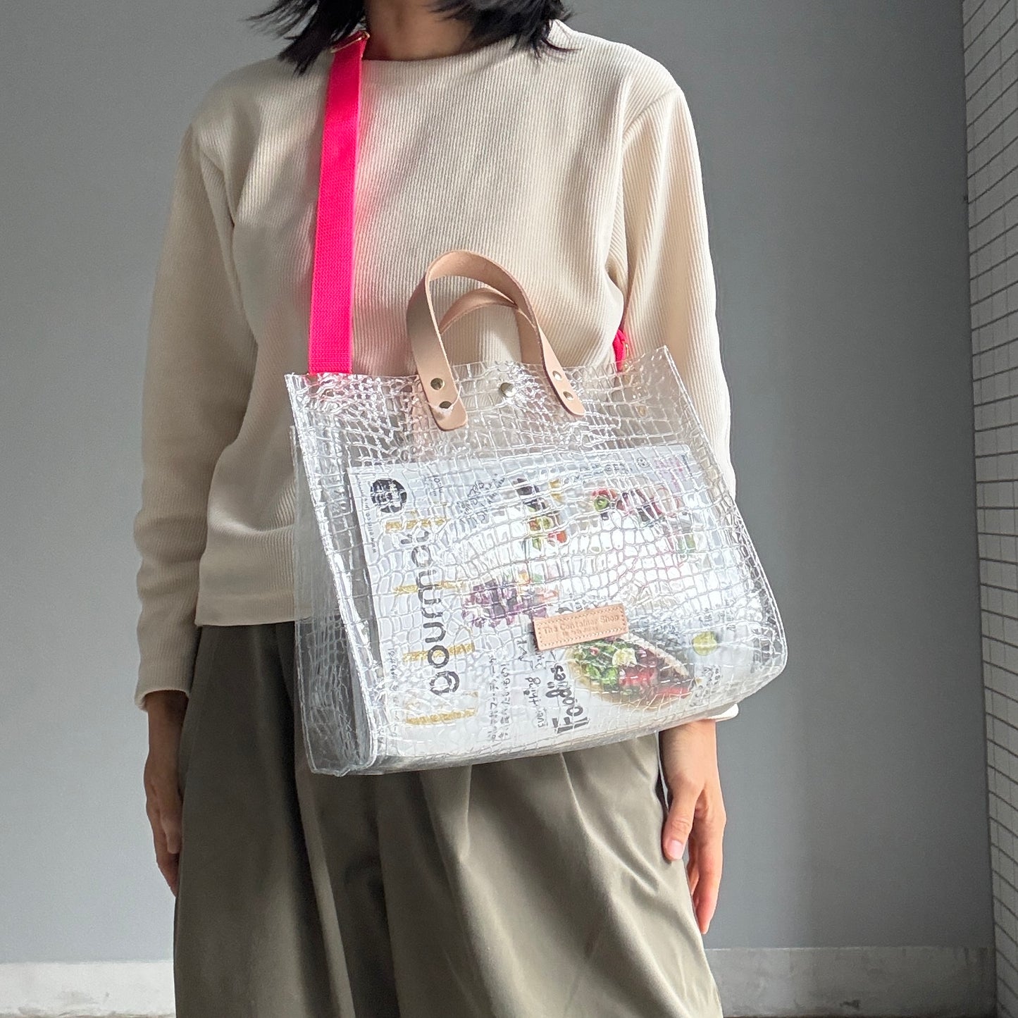 残りわずか）＜新色＞Colored PVC(LeatherHandle)Tote L/ 🐊Crocodile TOMEI