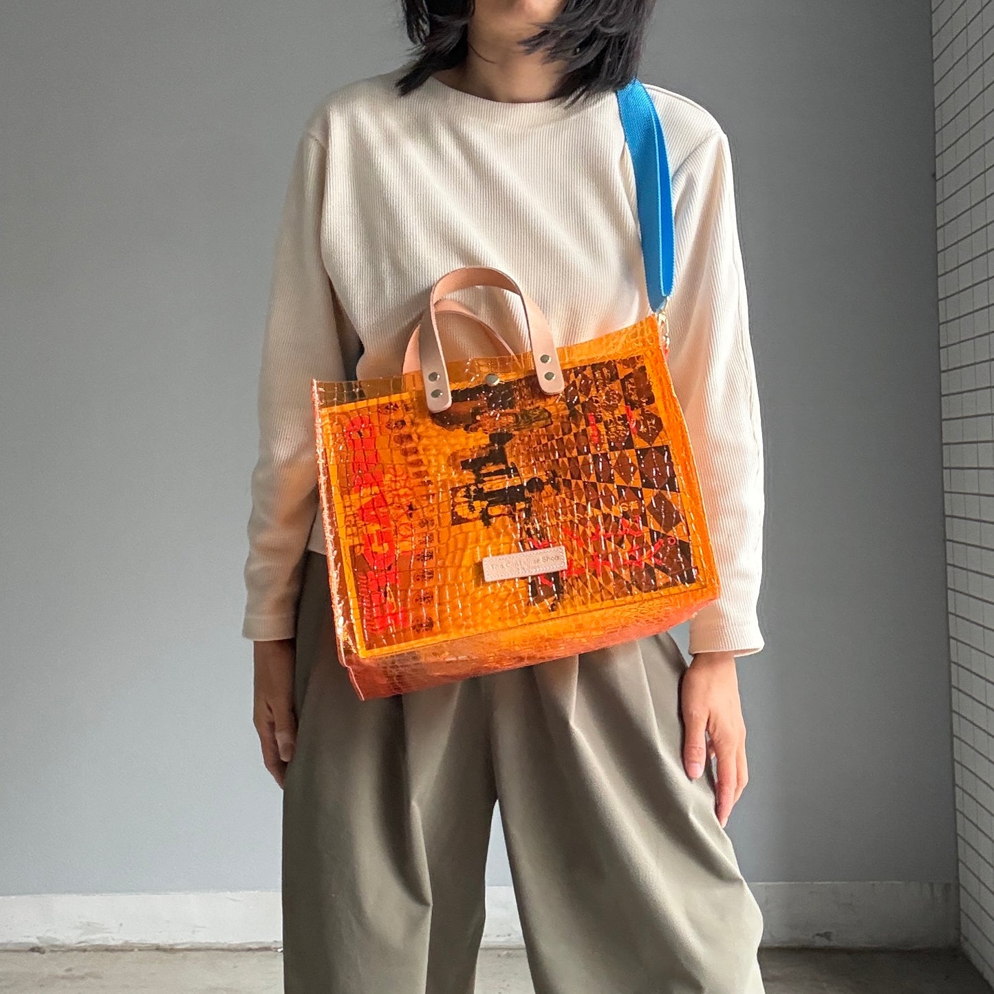 ＜予約＞Colored PVC(LeatherHandle)Tote L/🐊 Crocodile Orange