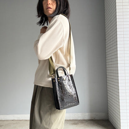 Colored PVC (Leather Handle) Pochette / 🐊 Crocodile Black