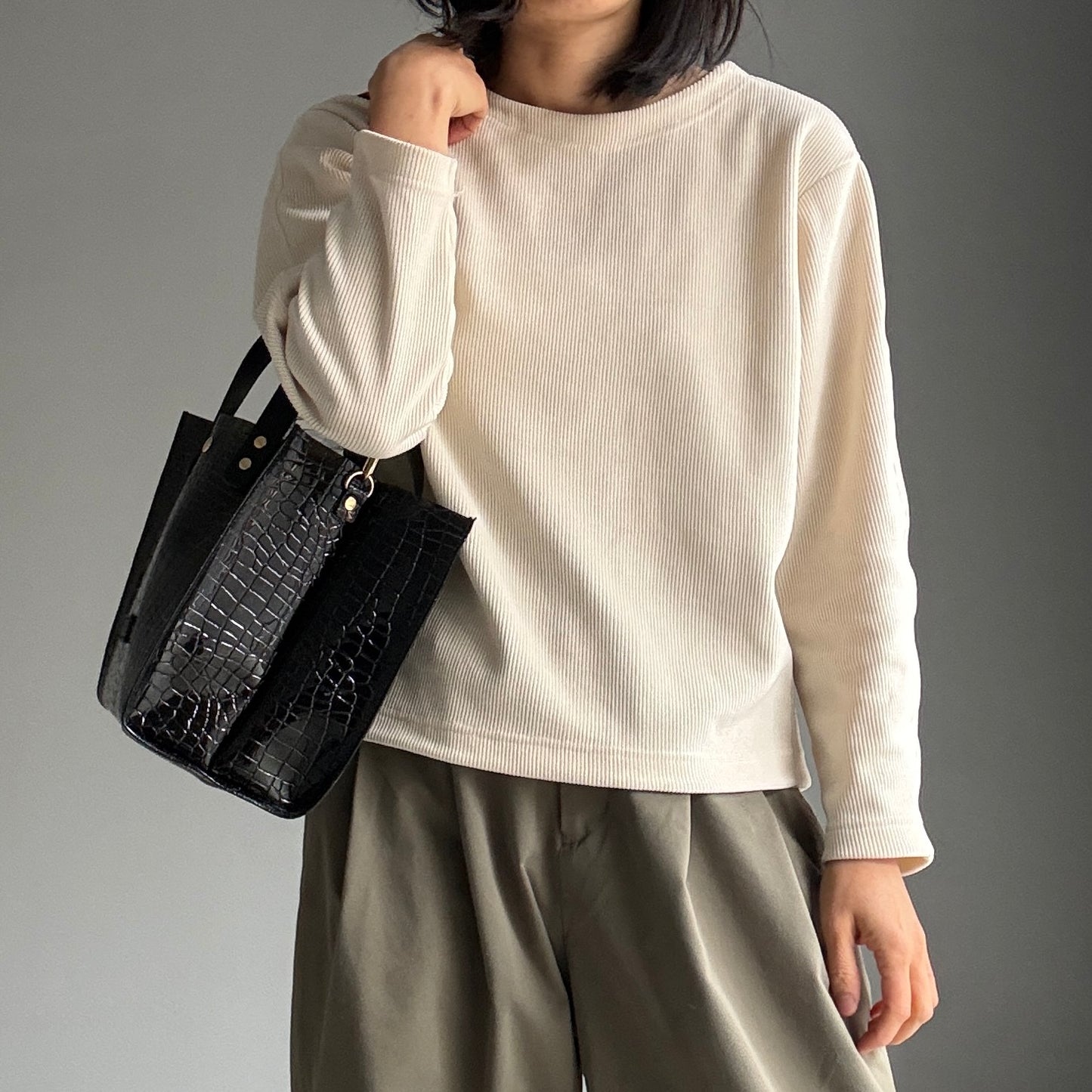Limited stock) Early June Colored PVC (Leather Handle) Tote M / 🐊Crocodile Black