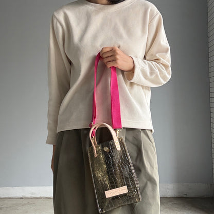 7月上旬発送予約＜新色＞Colored PVC(LeatherHandle)Pochette/🐊Crocodile Kahki Brown