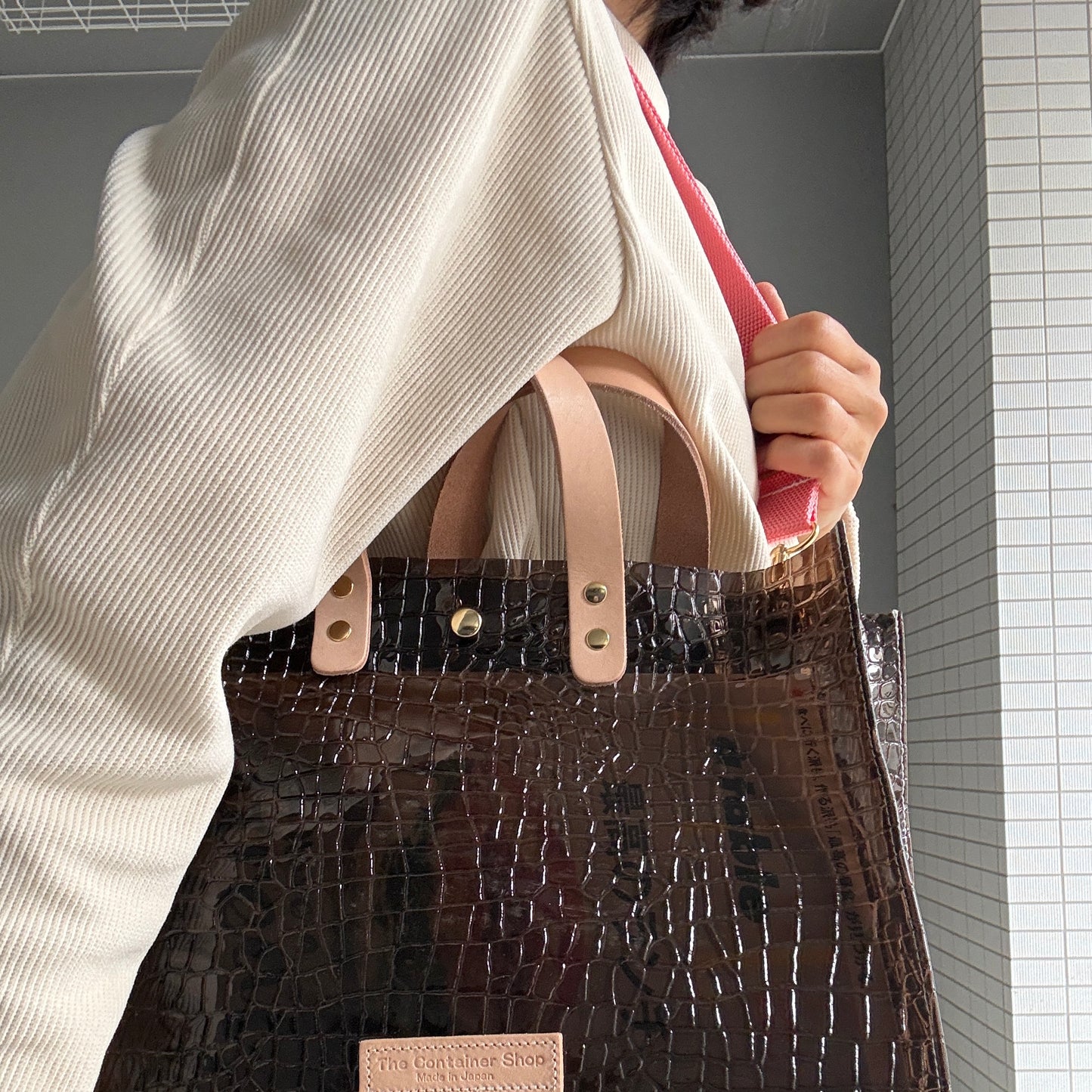 7月下旬発送Colored PVC(LeatherHandle)Tote L/🐊 Crocodile Dark Brown