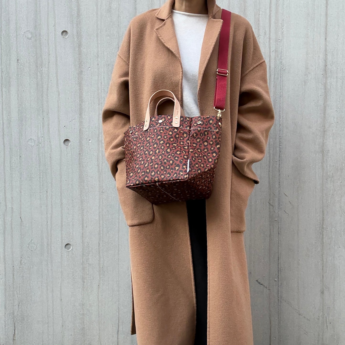 ＜数量限定＞「軽くて拭ける」Coated PVC Leopard（SQ)