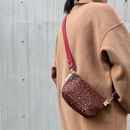 残りわずか＜数量限定＞「軽くて拭ける」Coated PVC Leopard（POCHETTE S)