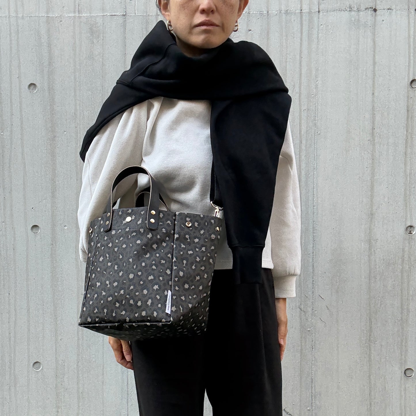 ＜数量限定＞「軽くて拭ける」Coated PVC Leopard（SQL)