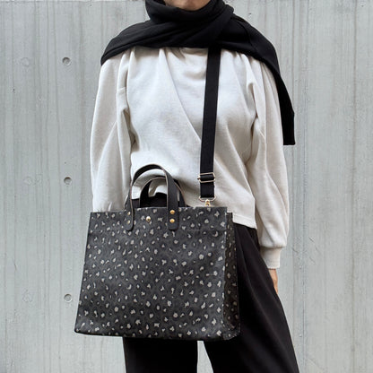 ＜数量限定＞「軽くて拭ける」Coated PVC Loepard（Rectangle L)