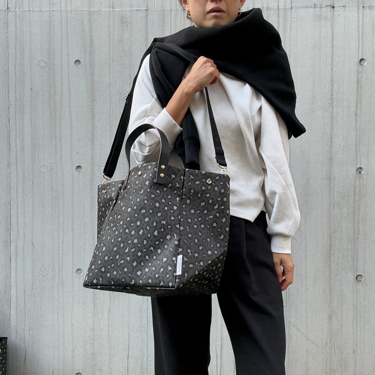 ＜数量限定＞「軽くて拭ける」Coated PVC Leopard（SQL)