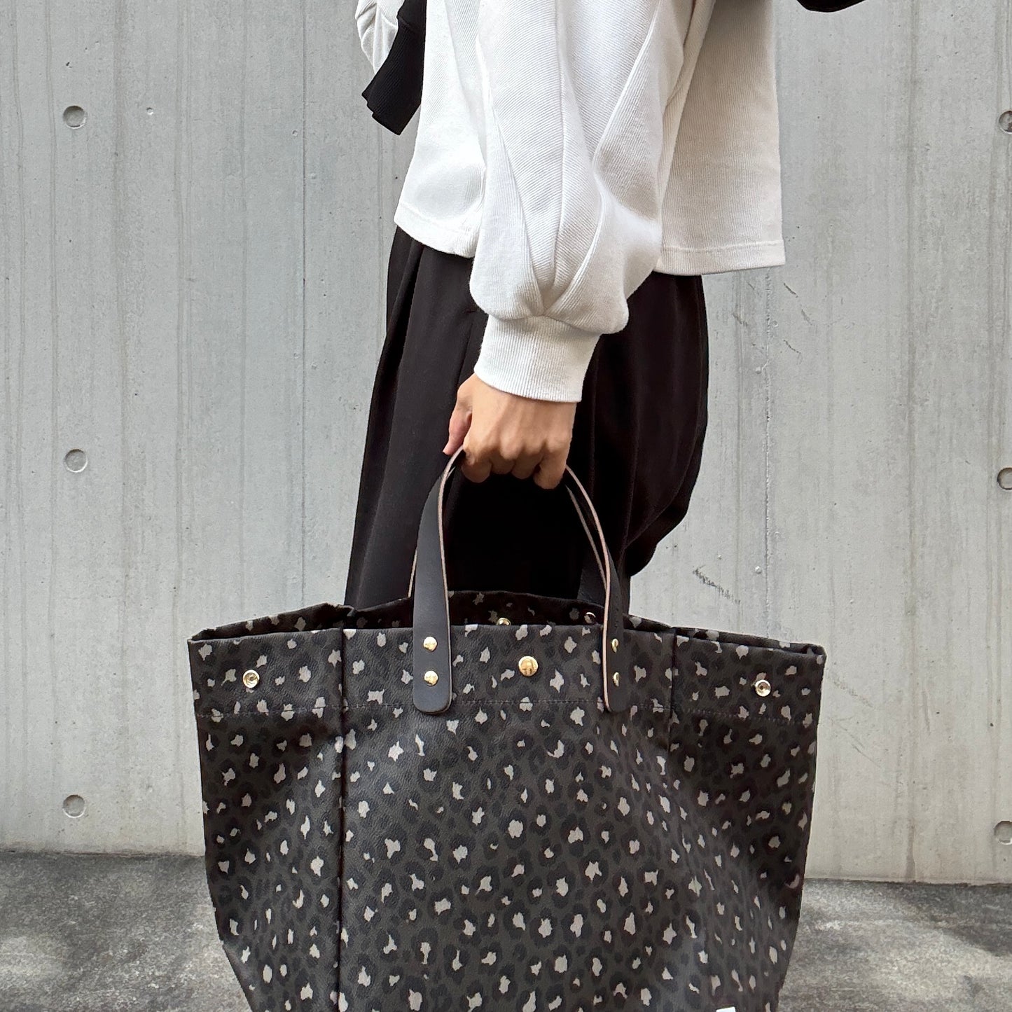 ＜数量限定＞「軽くて拭ける」Coated PVC Leopard（SQL)