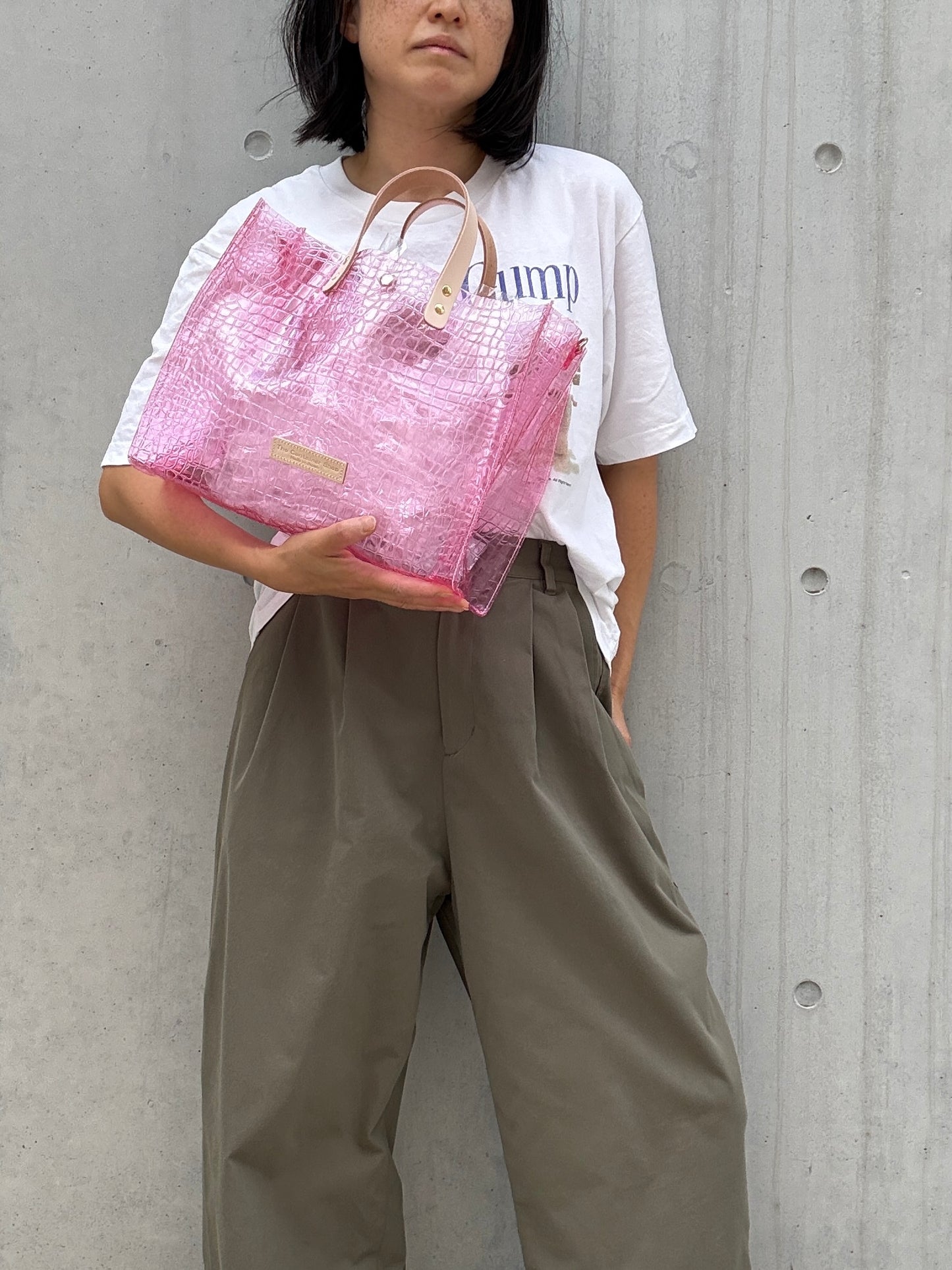 新色数量限定＜8月下旬発送＞Colored PVC(LeatherHandle)Tote L/ 🐊Crocodile Light Pink
