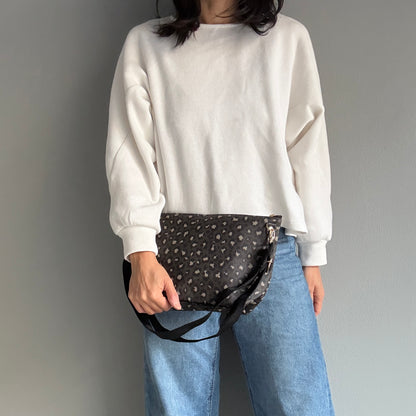 残りわずか＜数量限定＞「軽くて拭ける」Coated PVC Leopard（POCHETTE M)