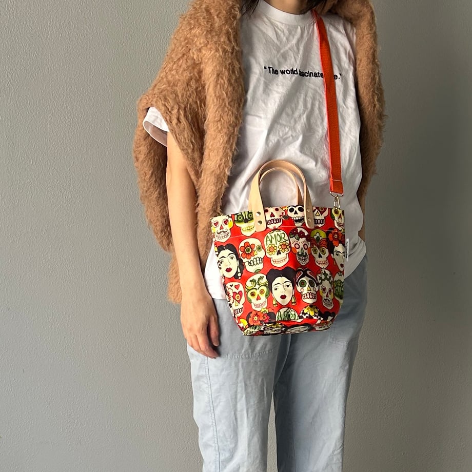 ＜予約＞PVC加工 （丸底トート）Gotas de Amor(carrot)