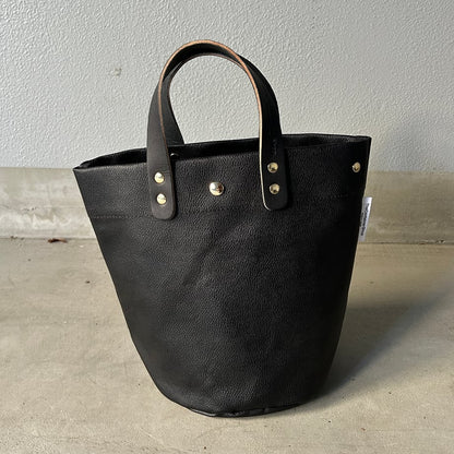  "Lightweight and wipeable" PVC processed (round bottom tote) Black camouflage