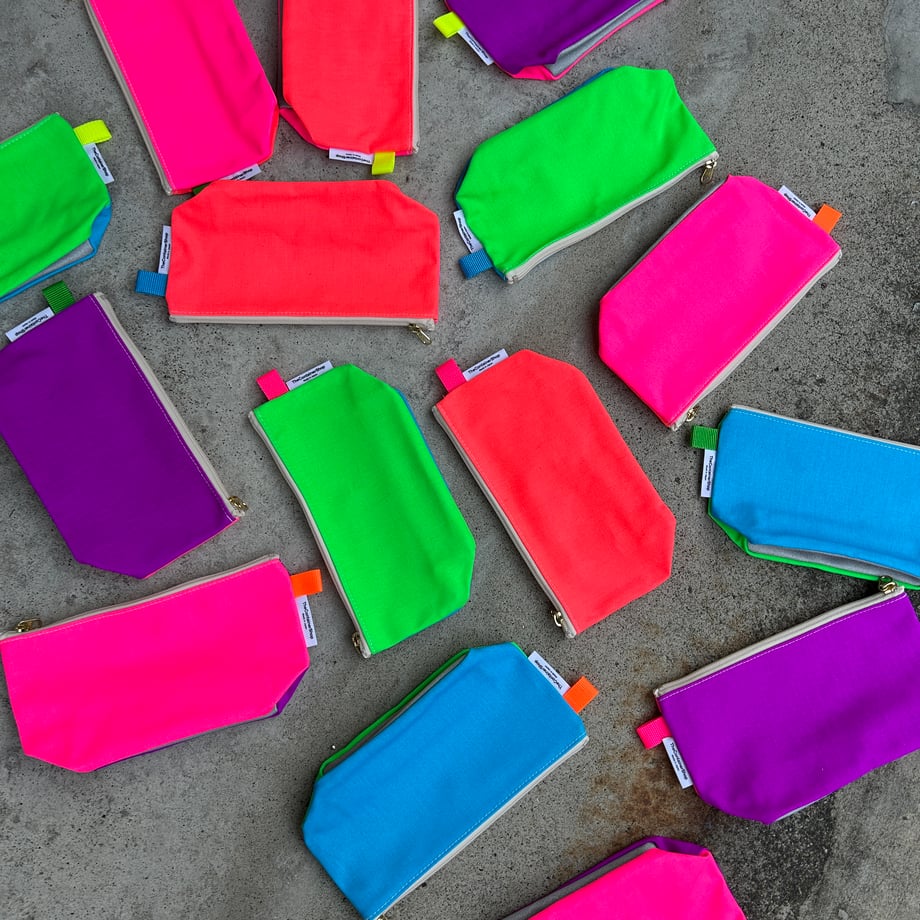 Tricolor pouch