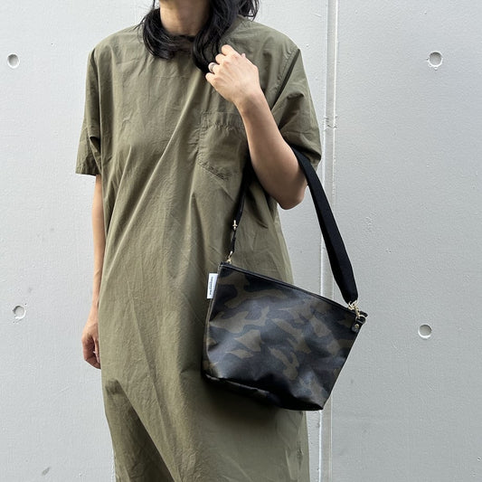 母の日ギフト「軽くて拭ける」Coated PVC（POCHETTE M) Camouflage