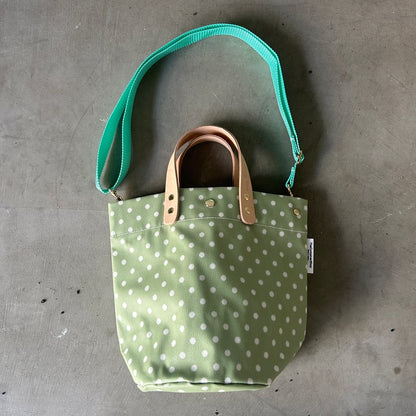 3,500 yen (tax included) "Wipeable" PVC processing (round bottom tote) dot pattern