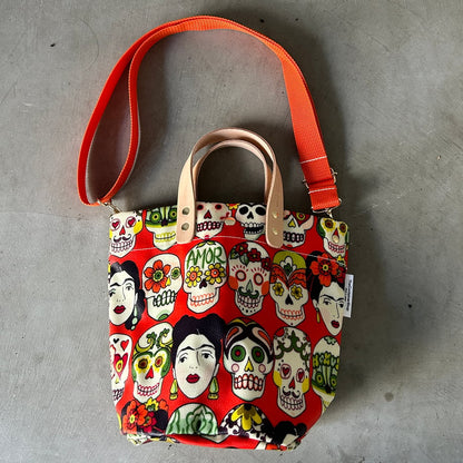 ＜予約＞PVC加工 （丸底トート）Gotas de Amor(carrot)