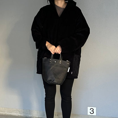  "Lightweight and wipeable" PVC processed (round bottom tote) Black camouflage