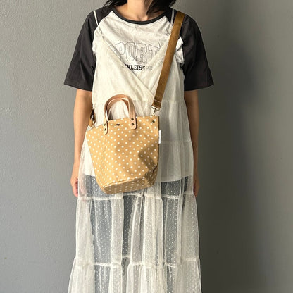 3,500 yen (tax included) "Wipeable" PVC processing (round bottom tote) dot pattern